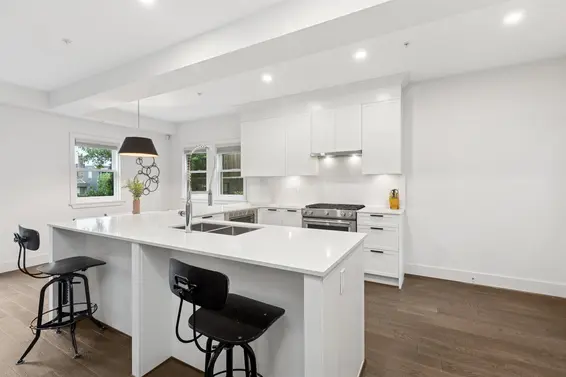 2 244 East 5th Street, North Vancouver For Sale - image 11