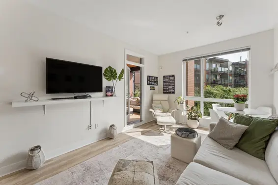 312 733 West 3rd Street, North Vancouver For Sale - image 3