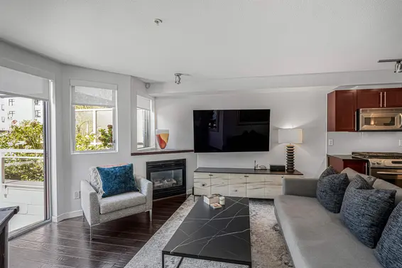 207 122 East 3rd Street, North Vancouver For Sale - image 7