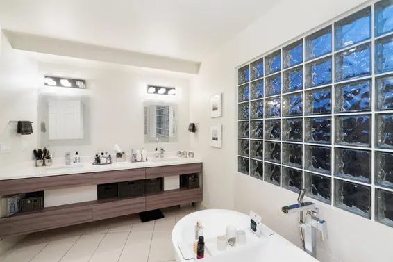 1590 Tyrol Court, West Vancouver For Sale - image 11