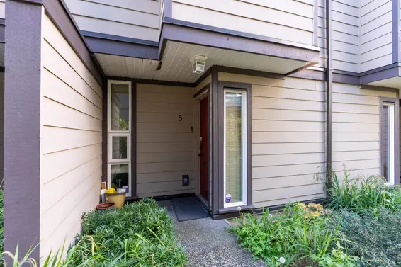 5 1535 St. Georges Avenue, North Vancouver For Sale - image 4