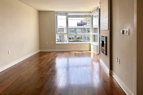 503 160 West 3rd Street, North Vancouver For Sale - image 4
