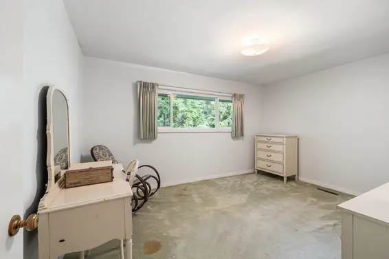 350 St James Crescent, West Vancouver For Sale - image 23