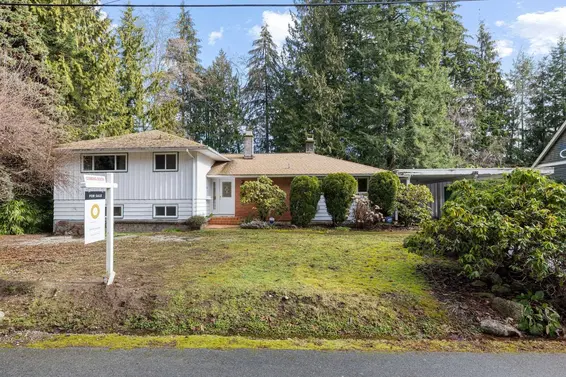 350 St James Crescent, West Vancouver For Sale - image 3