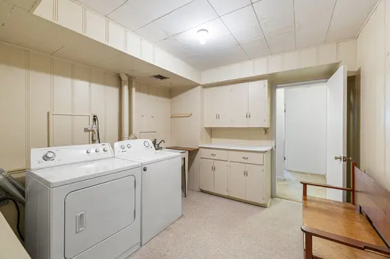 350 St James Crescent, West Vancouver For Sale - image 35
