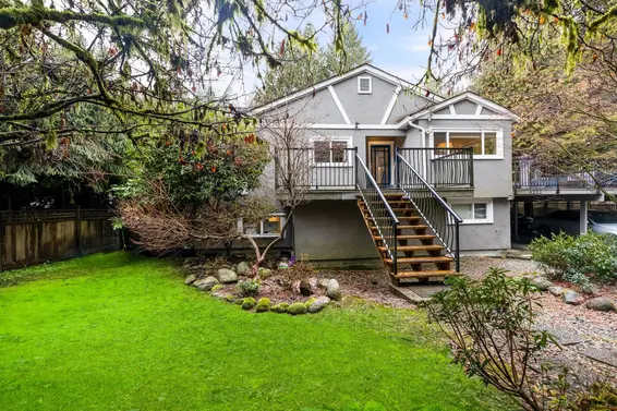 4233 Capilano Road, North Vancouver