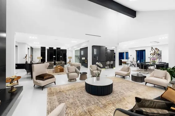 1110 Hillside Road, West Vancouver For Sale - image 3