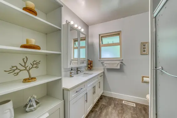 4902 Ranger Avenue, North Vancouver For Sale - image 15