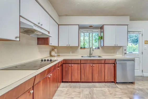 4902 Ranger Avenue, North Vancouver For Sale - image 4