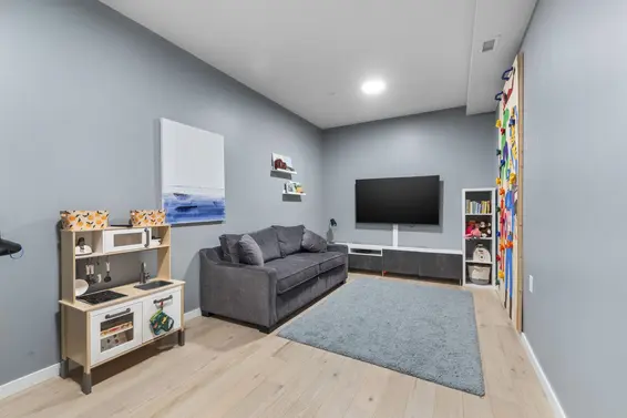 19 528 East 2nd Street, North Vancouver For Sale - image 31