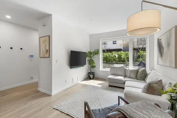 19 528 East 2nd Street, North Vancouver For Sale - image 8