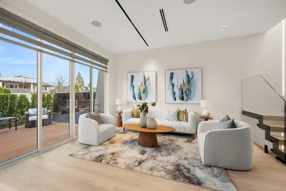 324 East 18 Street, North Vancouver For Sale - image 4