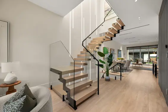 324 East 18 Street, North Vancouver For Sale - image 6