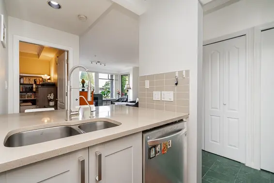 204 1765 Marine Drive, West Vancouver For Sale - image 9