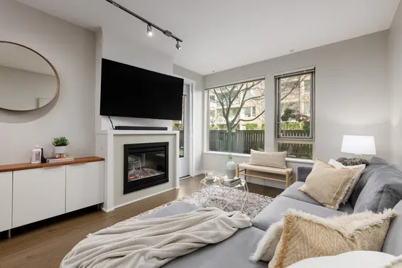 104 119 West 22nd Street, North Vancouver