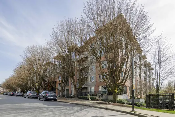 104 119 West 22nd Street, North Vancouver For Sale - image 3