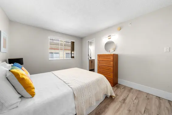 202 1610 Chesterfield Avenue, North Vancouver For Sale - image 19