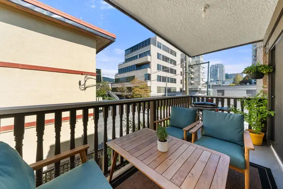 202 1610 Chesterfield Avenue, North Vancouver For Sale - image 25