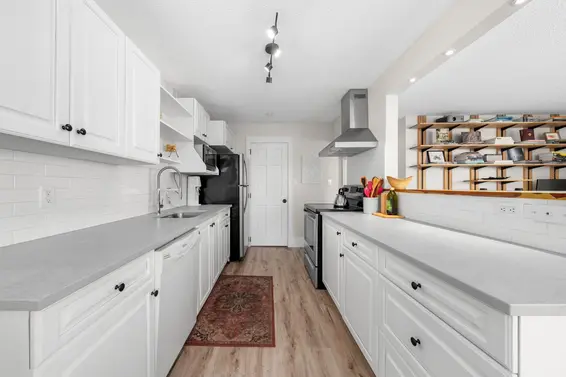202 1610 Chesterfield Avenue, North Vancouver For Sale - image 7