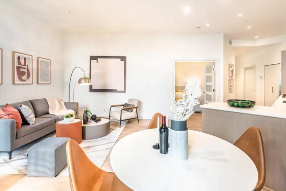 205 105 West 2nd Street, North Vancouver