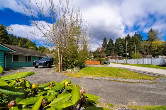 690 Burley Drive, West Vancouver For Sale - image 4