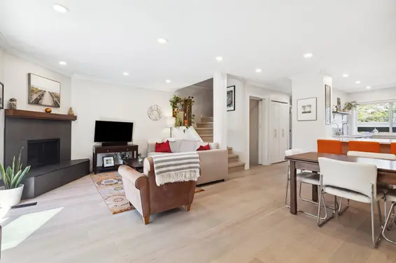 1277 Emery Place, North Vancouver