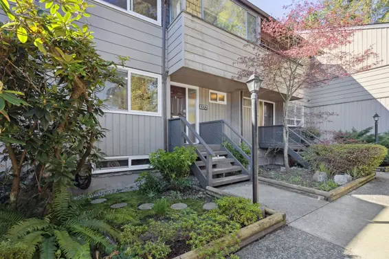 1277 Emery Place, North Vancouver For Sale - image 3