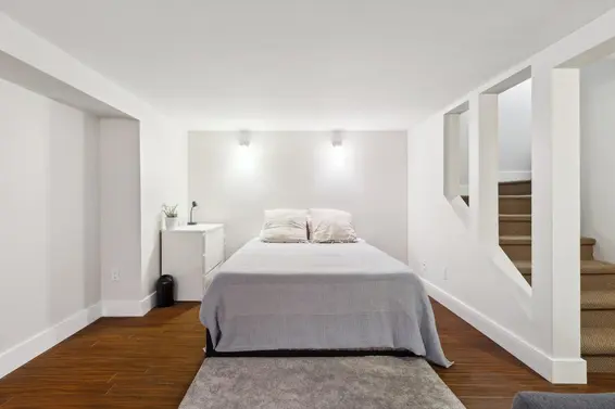 1277 Emery Place, North Vancouver For Sale - image 31