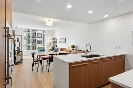 403 2780 Valley Centre Avenue, North Vancouver For Sale - image 4