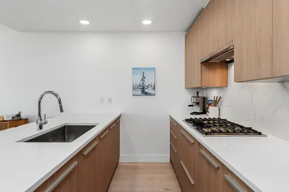 403 2780 Valley Centre Avenue, North Vancouver For Sale - image 5