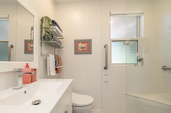 114 West Kings Road, North Vancouver For Sale - image 22