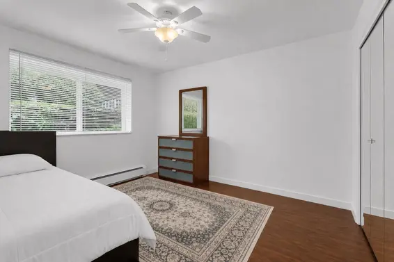 1 1420 Chesterfield Avenue, North Vancouver For Sale - image 13
