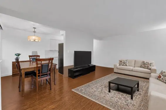 1 1420 Chesterfield Avenue, North Vancouver For Sale - image 3