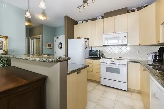 1005 160 East 13Th Street, North Vancouver For Sale - image 3