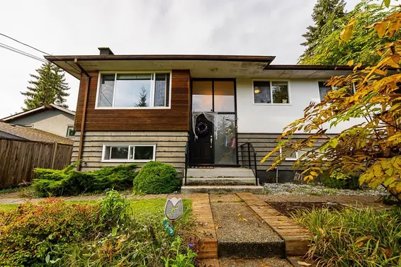 4377 Mountain Highway, North Vancouver