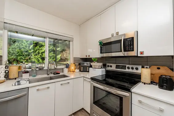 4377 Mountain Highway, North Vancouver For Sale - image 10