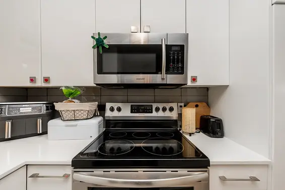 4377 Mountain Highway, North Vancouver For Sale - image 11