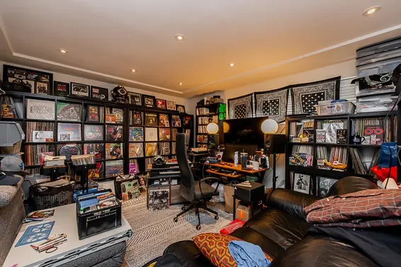 4377 Mountain Highway, North Vancouver For Sale - image 16