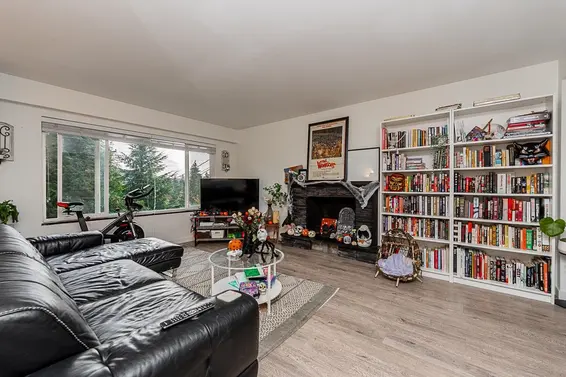 4377 Mountain Highway, North Vancouver For Sale - image 4