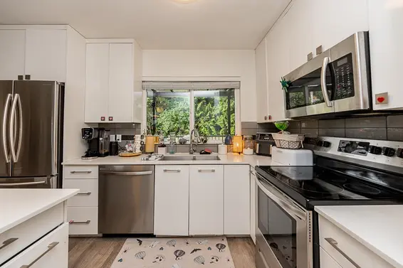 4377 Mountain Highway, North Vancouver For Sale - image 9