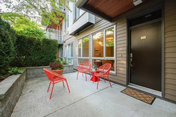 115 735 West 15th Street, North Vancouver