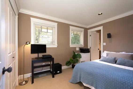 1050 11th Street, West Vancouver For Sale - image 22