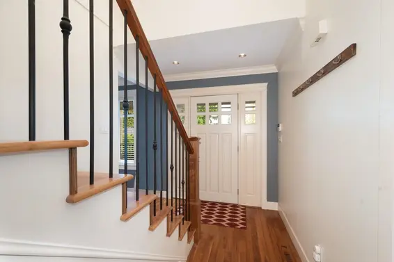 1050 11th Street, West Vancouver For Sale - image 3