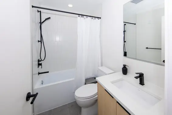 358 422 East 3rd Street, North Vancouver For Sale - image 21