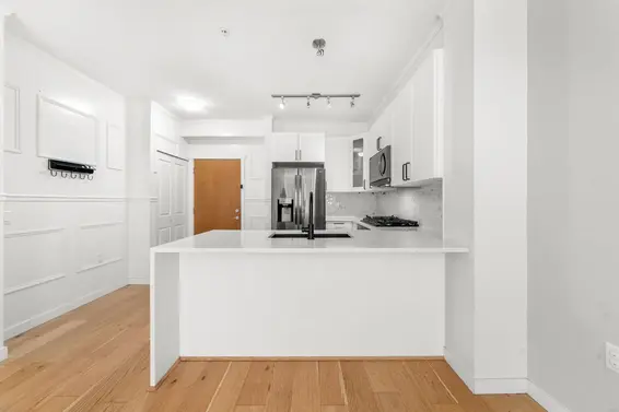 417 119 West 22nd Street, North Vancouver For Sale - image 10