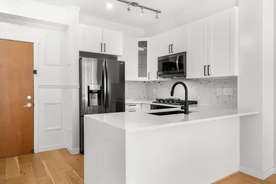 417 119 West 22nd Street, North Vancouver For Sale - image 7