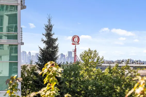 307 100 East Esplanade Avenue, North Vancouver