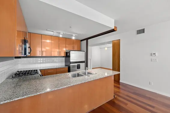 307 100 East Esplanade Avenue, North Vancouver For Sale - image 5