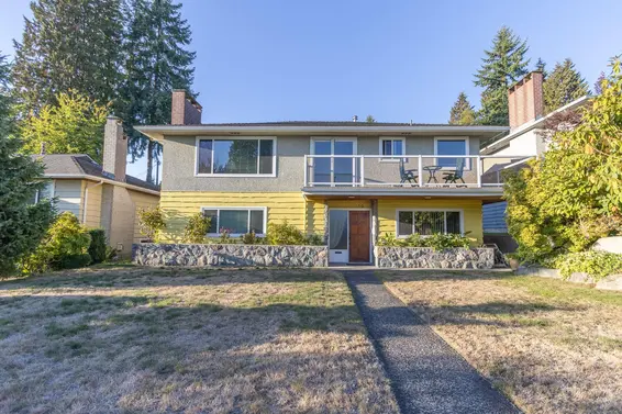 230 East 26Th Street, North Vancouver