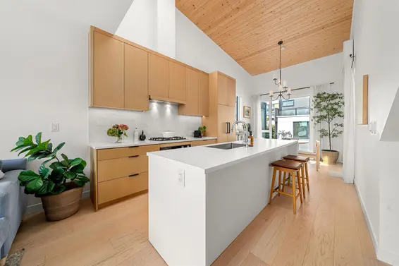 224 650 East 2nd Street, North Vancouver For Sale - image 1